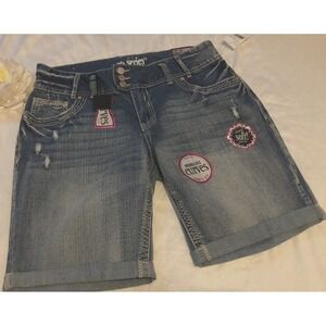 Short & Sexy 35" Waist Hourglass MOM Curves NEW Denim Shorts Light Wash Size 15
